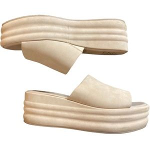 ‼️SALE‼️ Good Condition Size 10 Tan Chunky Platform Slides Sandals